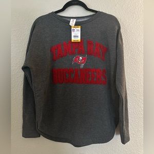 Tampa Bay Buccaneers Pull Over - New with tags!
